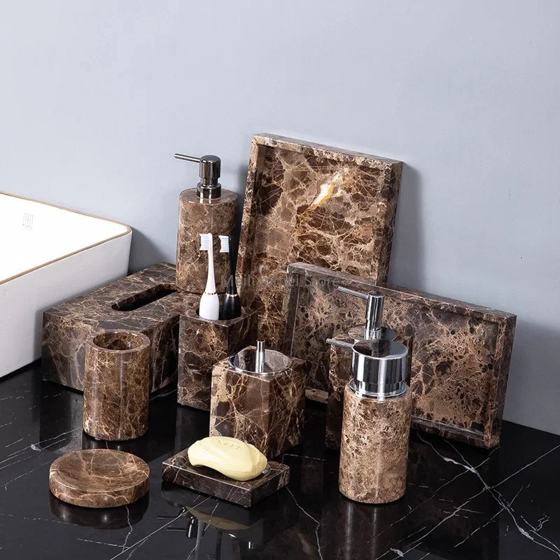 Badezimmer-Set aus dunklem Naturmarmor