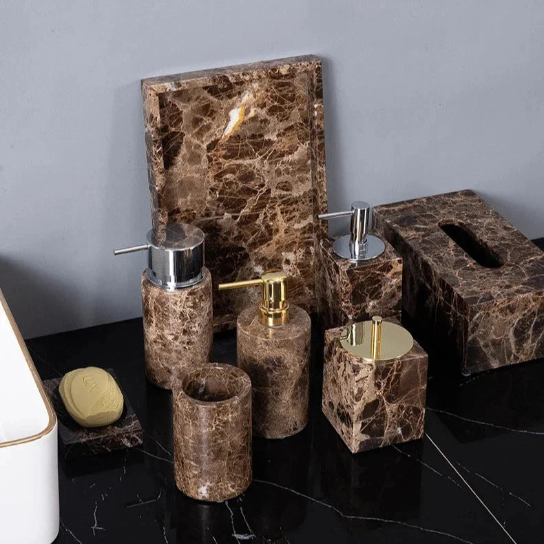 Badezimmer-Set aus dunklem Naturmarmor