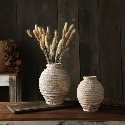 Tonvase in antikem Stil