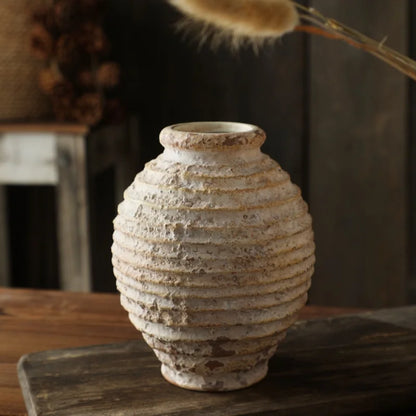 Tonvase in antikem Stil